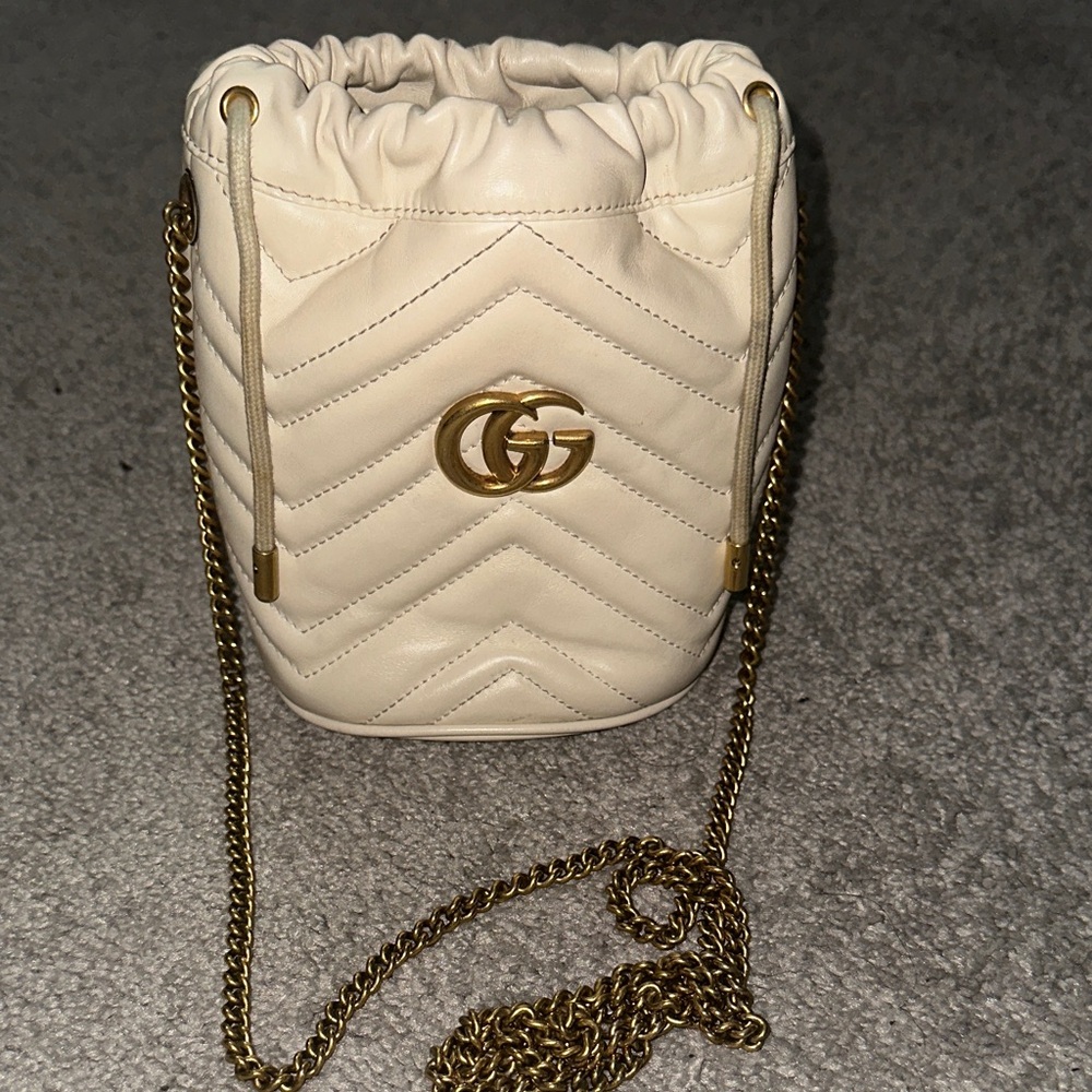 Gucci Cream Mini Bucket Bag with Gold Chain
